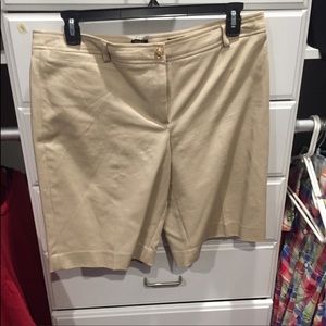 Jones New York shorts size 14